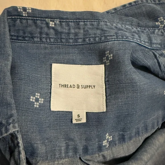 Thread & Supply small women’s button up shirt - Picture 3 of 5